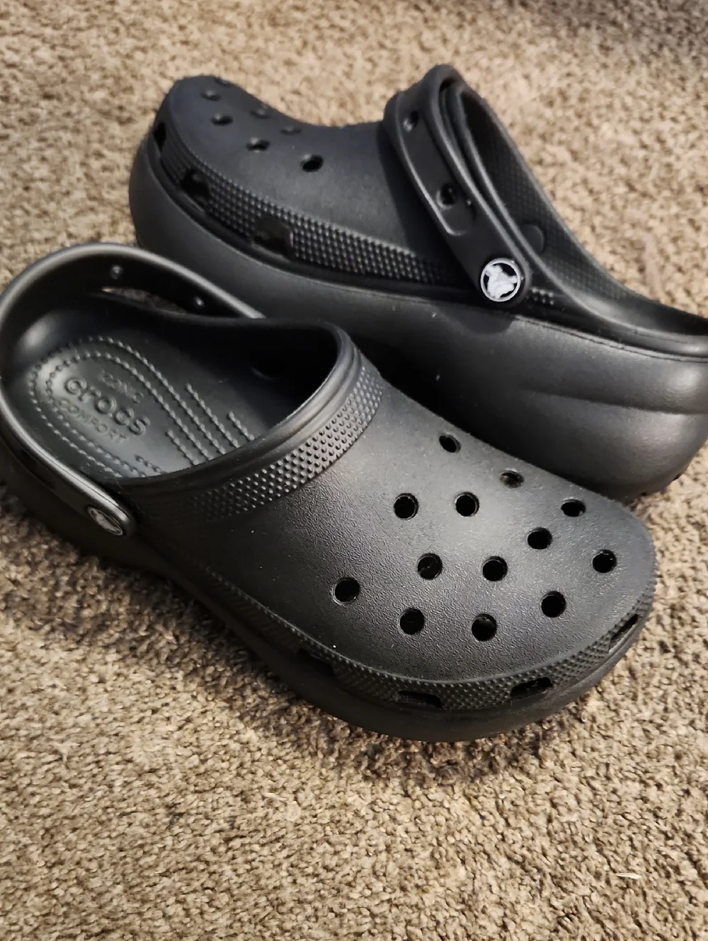 CROCS Classic Clog in Black - Picture 1 of 7